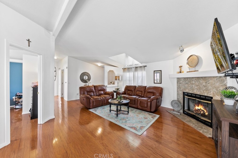 201 W Collins Ave #64, Orange, CA 92867