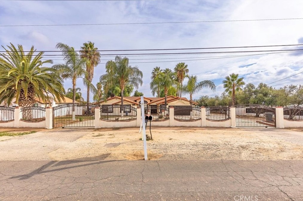 2141 Sunpark Dr, Perris, CA 92570