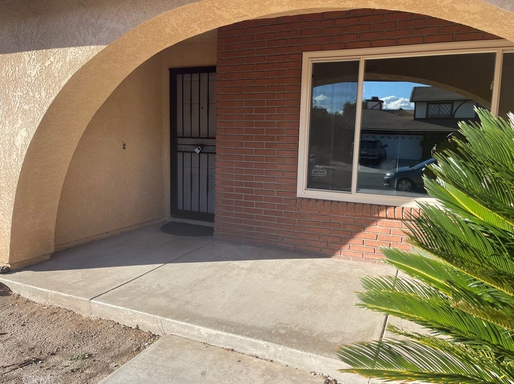 42284 Santee Ct, Hemet, CA 92544-5011