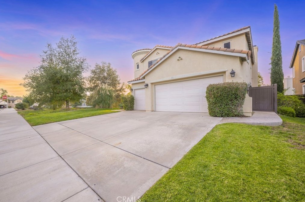 33344 Embassy Ave, Temecula, CA 92592-1320