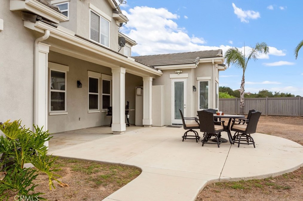 4675 Highland Oaks St, Fallbrook CA  92028-8096 exterior