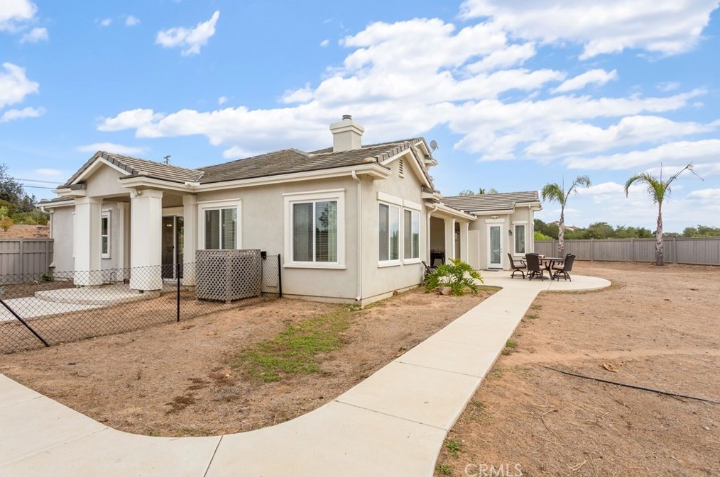 4675 Highland Oaks St, Fallbrook CA  92028-8096 exterior