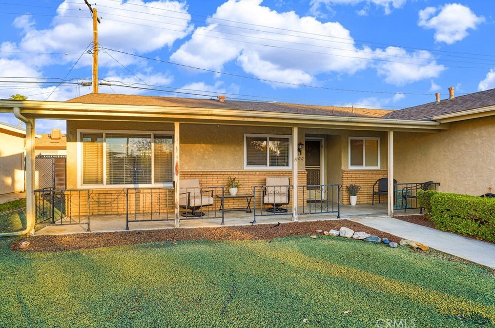 1200 Turquoise St, Hemet, CA 92543-7810