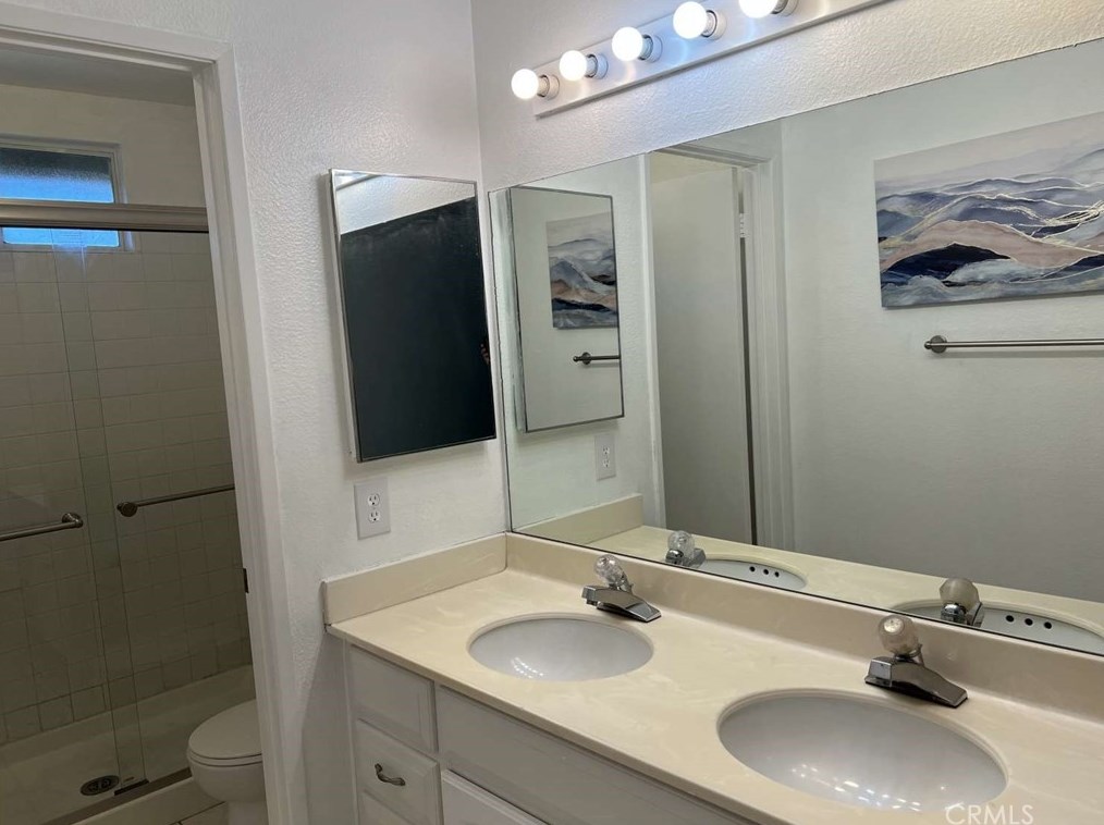 861 Digby Dr, Hemet CA  92545-1905 exterior