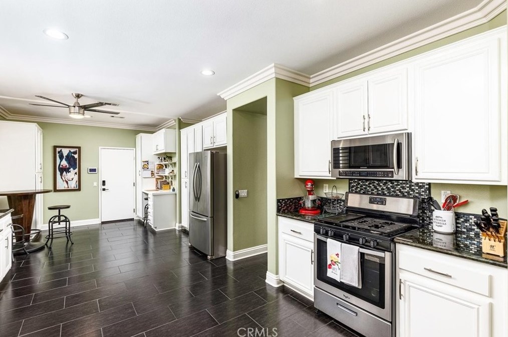 30021 Korbel Cir, Murrieta CA  92563-4821 exterior