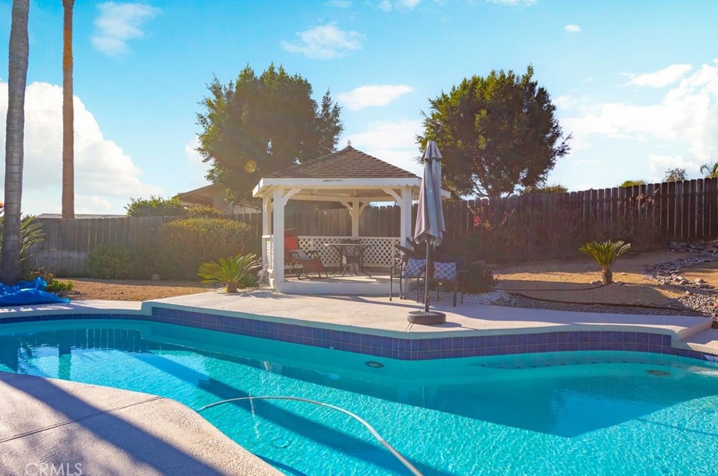 929 Pepper Tree Ln, Fallbrook CA  92028-4245 exterior