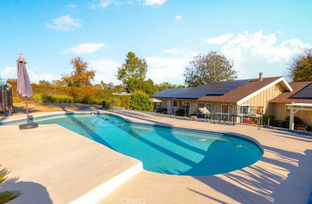 929 Pepper Tree Ln, Fallbrook CA  92028-4245 exterior
