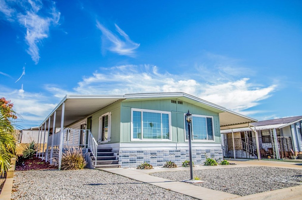 26080 Ivory Palm Dr, Homeland, CA 92548-9534