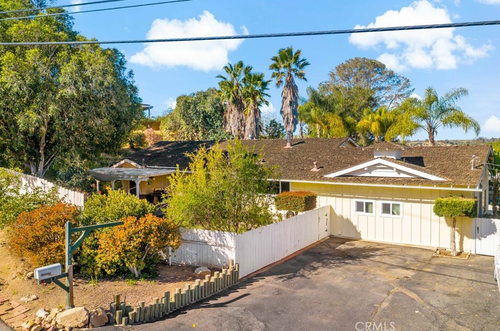 2111 Brooke Rd, Fallbrook, CA 92028-4507