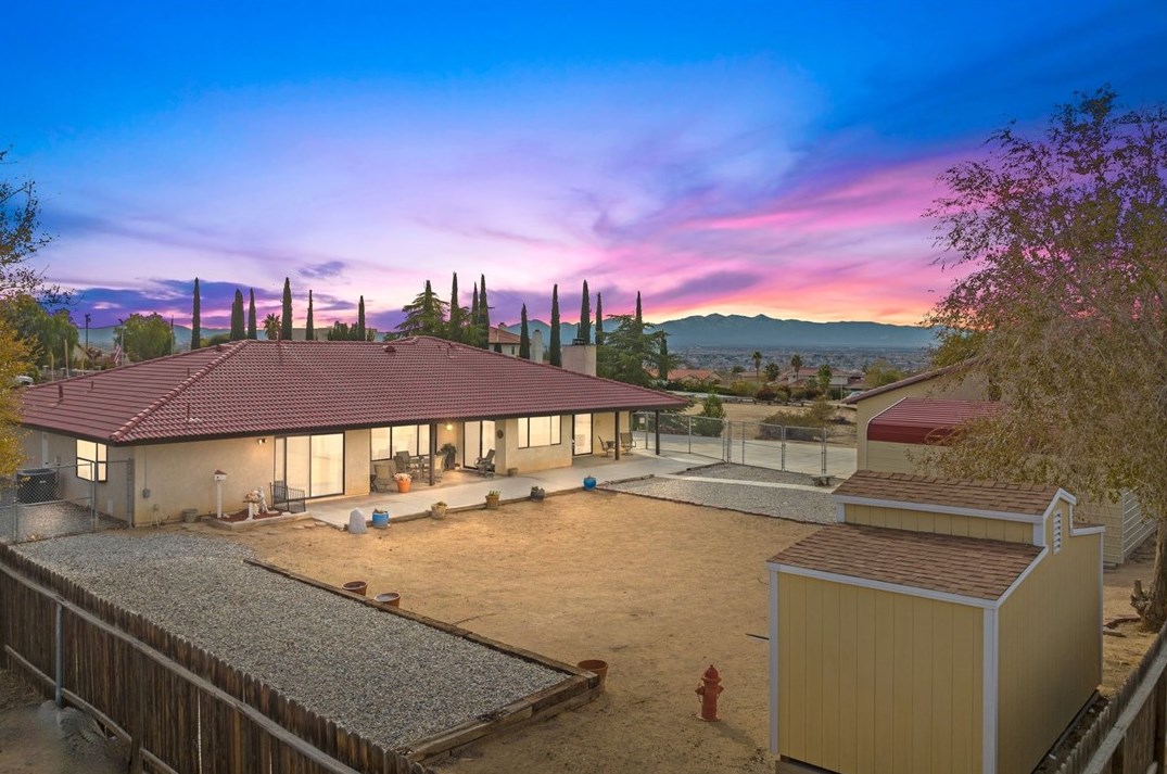 19566 Oshkosh Rd, Apple Valley, CA 92307-5411