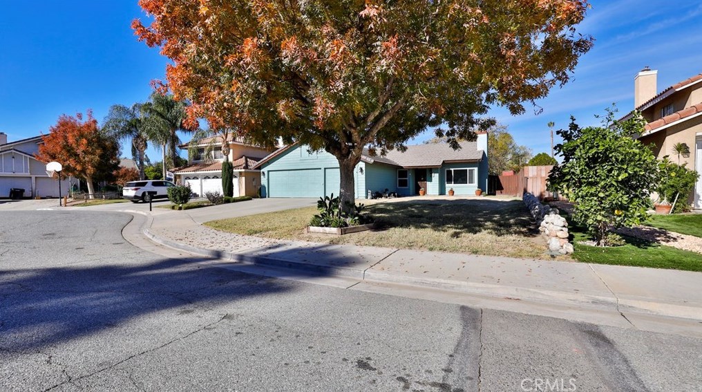 830 Mirage Ct, San Jacinto, CA 92582