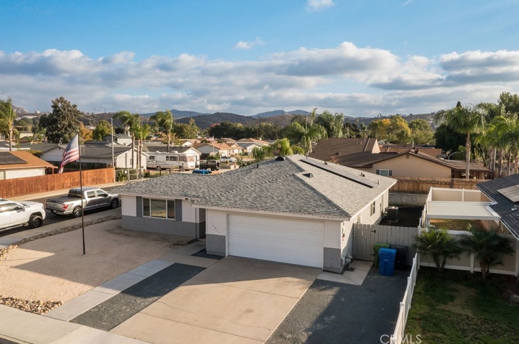 13011 Laurel St, Lakeside, CA 92040