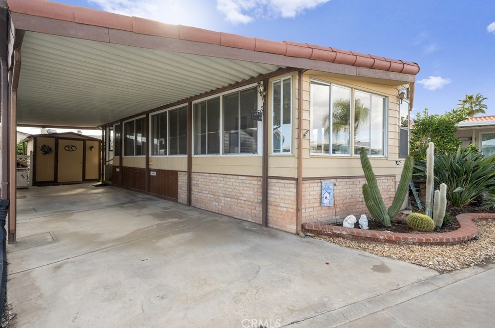 1295 S Cawston Ave #302, Hemet, CA 92545