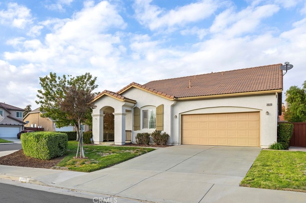 30518 Gate Ln, Murrieta, CA 92563-2579