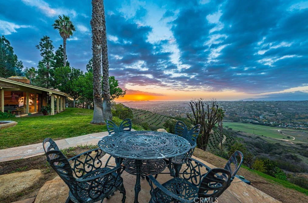 3275 Sumac Rd, Fallbrook, CA 92028-8707