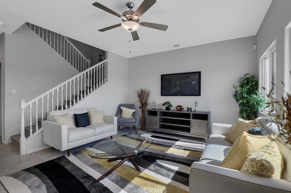 992 Shelbie Ave, Brawley, CA 92227
