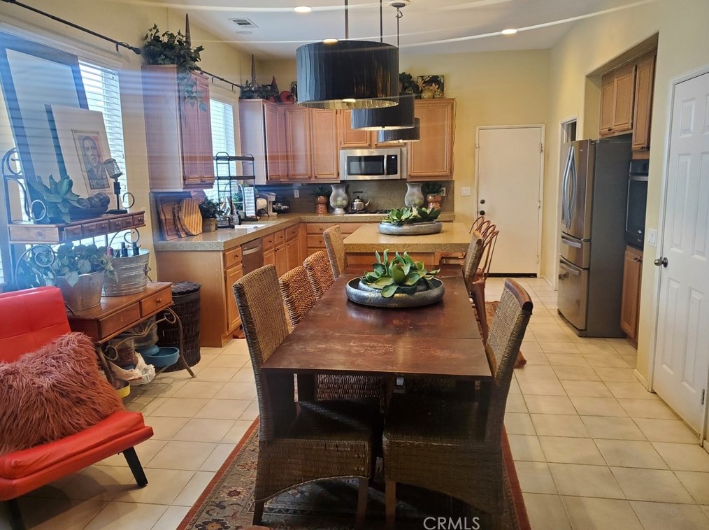 31860 Honeysuckle Cir, Winchester, CA 92596-8729