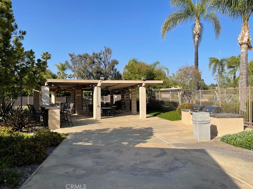 40407 Via Tapadero, Murrieta CA  92562-5500 exterior