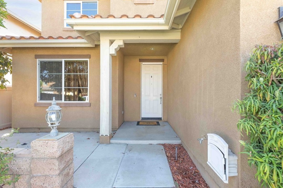 35622 Denver Cir, Winchester CA  92596-8568 exterior