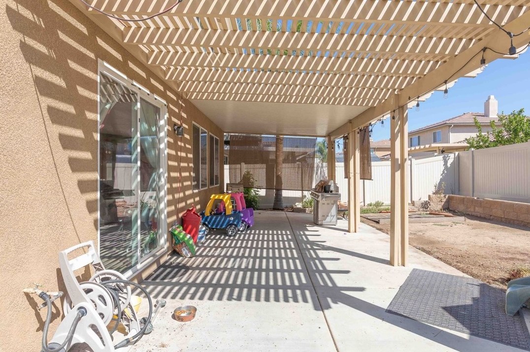 35622 Denver Cir, Winchester CA  92596-8568 exterior