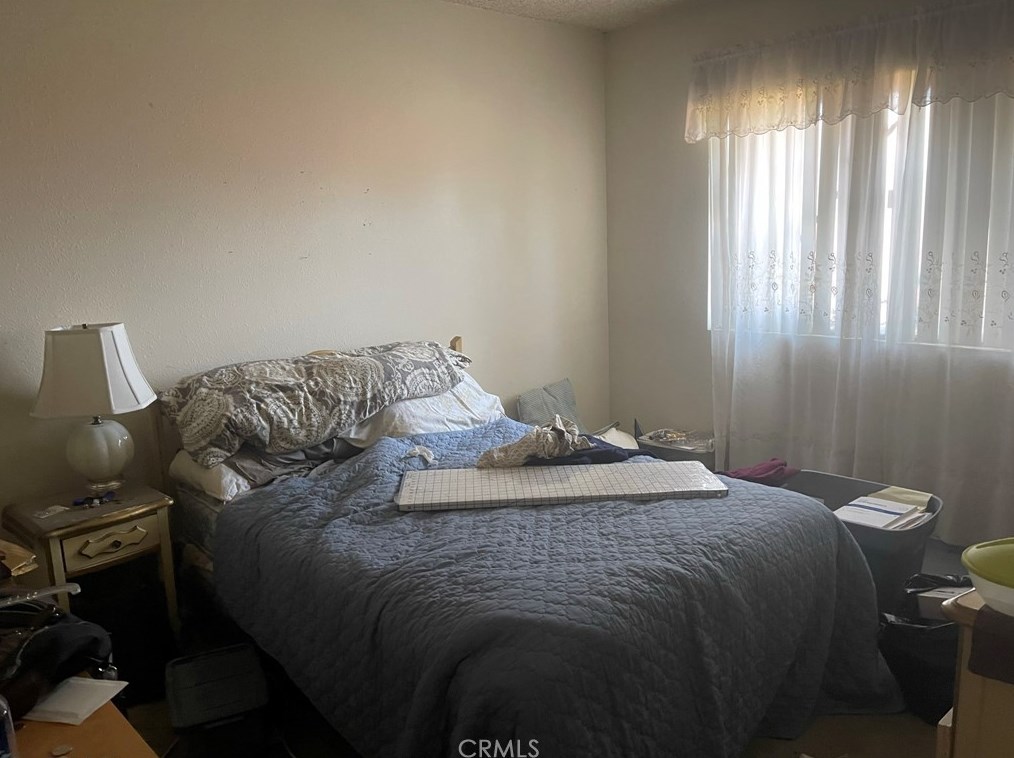2045 N Palm Ave, Rialto, CA 92377