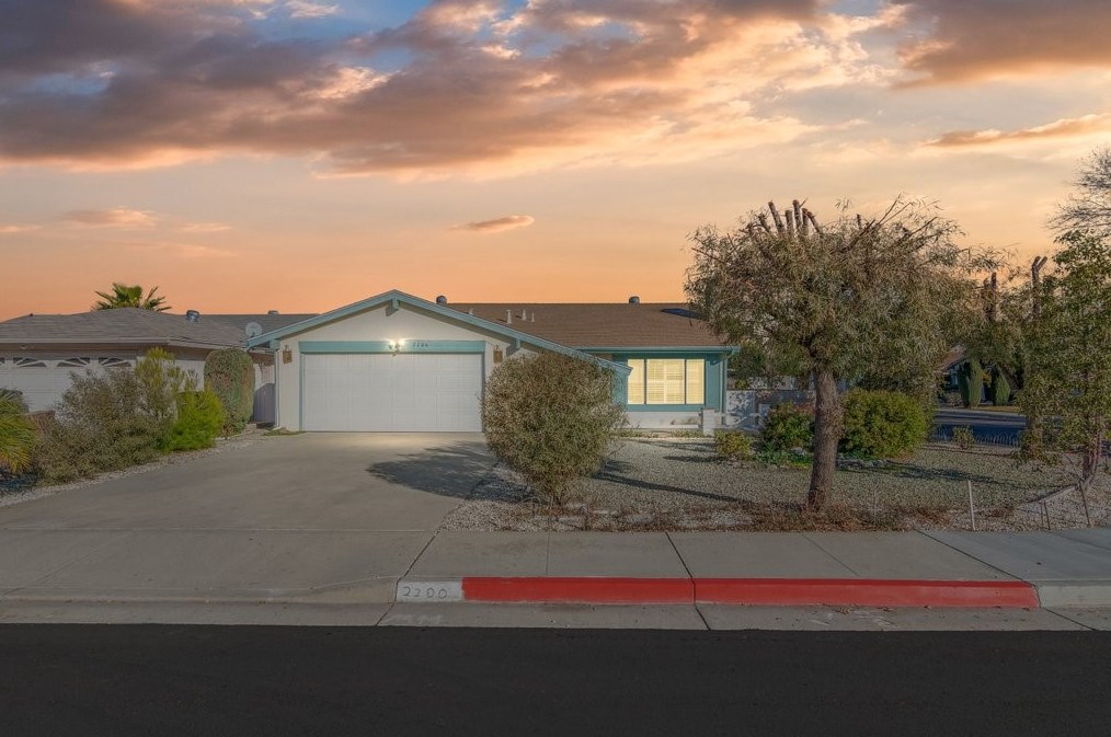 2200 El Grande St, Hemet, CA 92545-1688