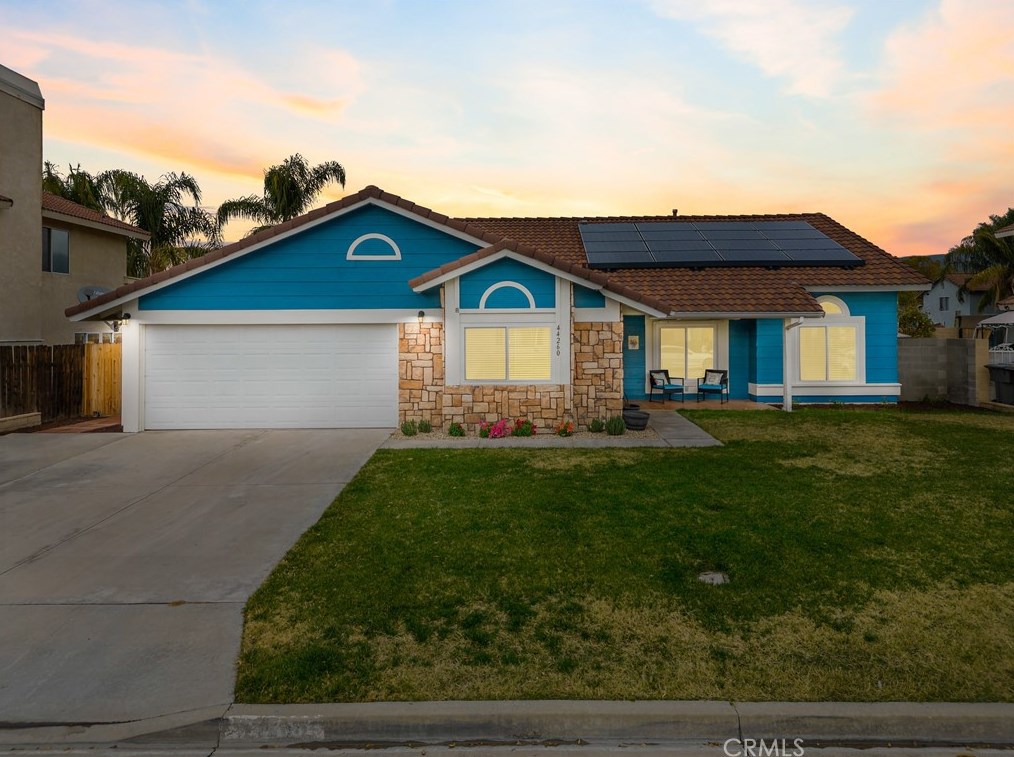44260 Compiegne Dr, Hemet, CA 92544-9113