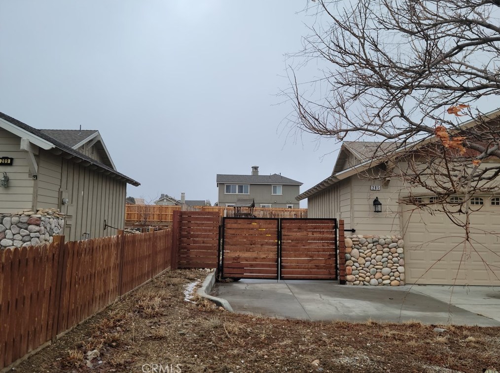 281 Pine Ln, Big Bear City, CA 92314