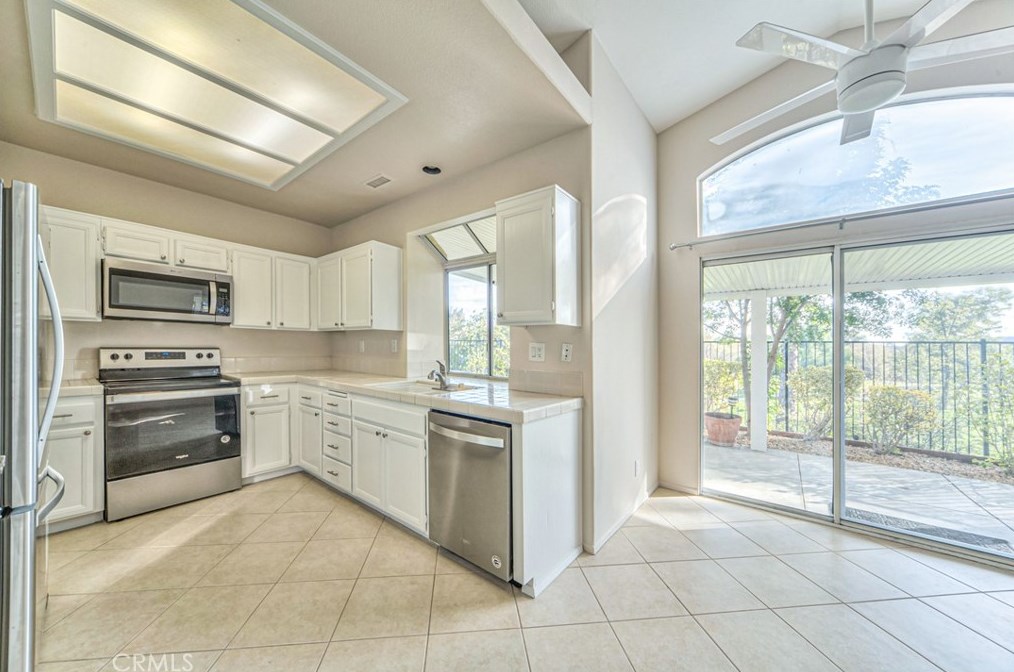 24201 Via Prima Vera, Murrieta CA  92562-3509 exterior