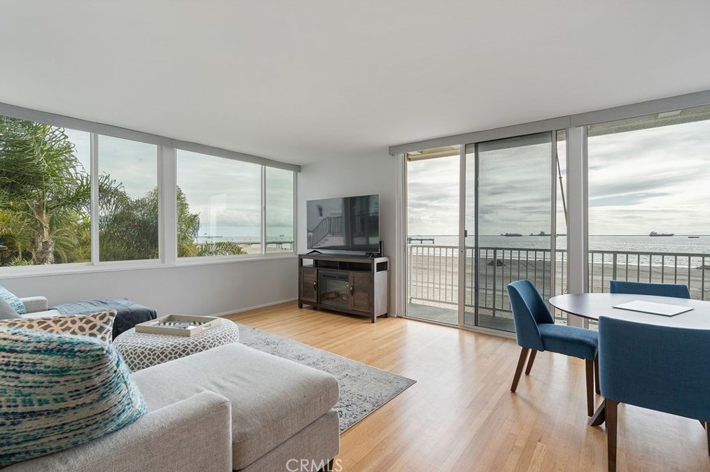 16 36th Pl #l, Long Beach, CA 90803
