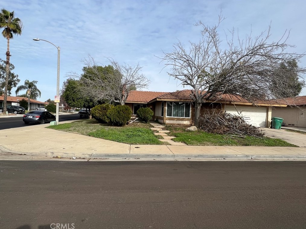 23890 Deerfern Ave, Moreno Valley CA  92553-3280 exterior