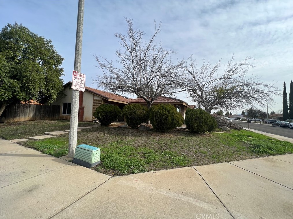 23890 Deerfern Ave, Moreno Valley CA  92553-3280 exterior