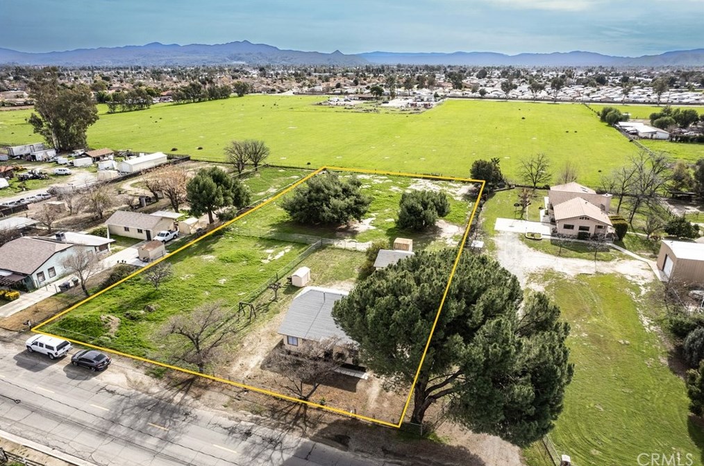 1421 Eaton Ave, Hemet, CA 92543-1344