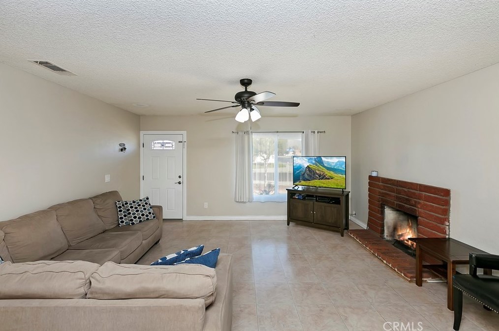 25213 Sugar Hill Rd, Moreno Valley CA  92553-6523 exterior