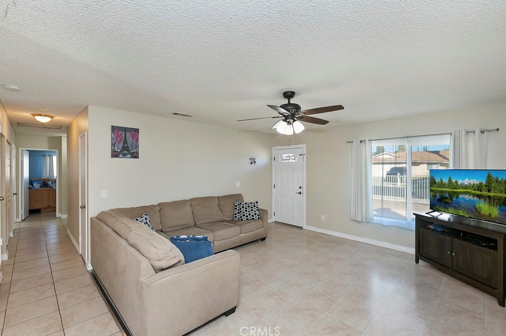 25213 Sugar Hill Rd, Moreno Valley CA  92553-6523 exterior