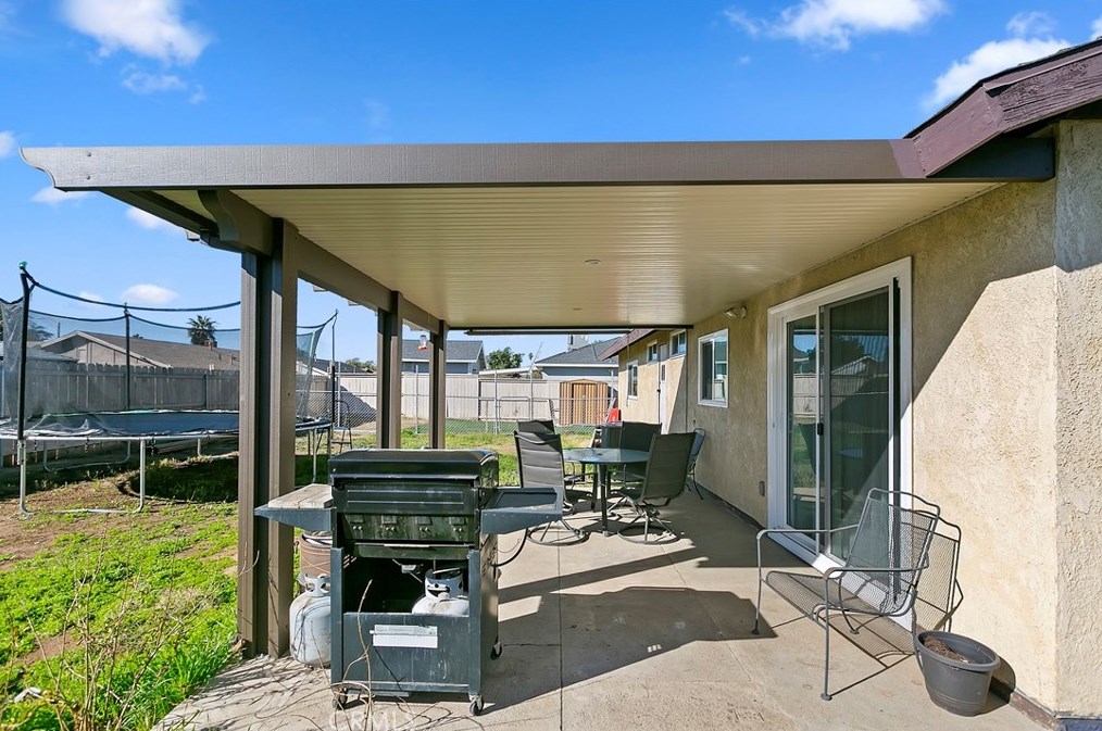 25213 Sugar Hill Rd, Moreno Valley CA  92553-6523 exterior