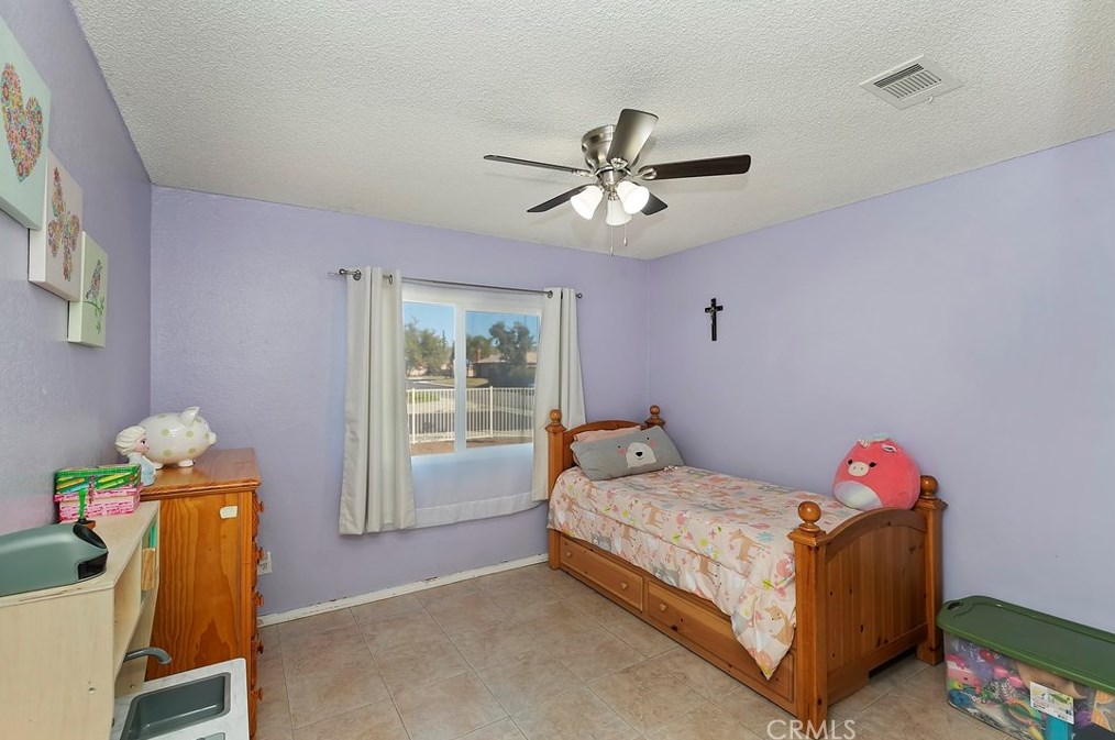 25213 Sugar Hill Rd, Moreno Valley CA  92553-6523 exterior