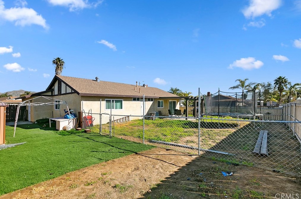 25213 Sugar Hill Rd, Moreno Valley CA  92553-6523 exterior