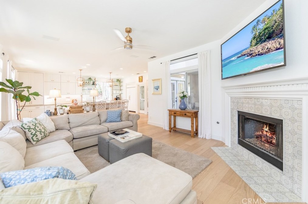 41774 Carleton Way, Temecula CA  92591-1897 exterior