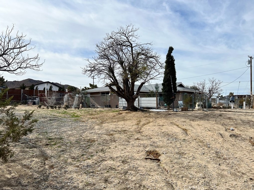 7200 Demesne Rd, Joshua Tree, CA 92252