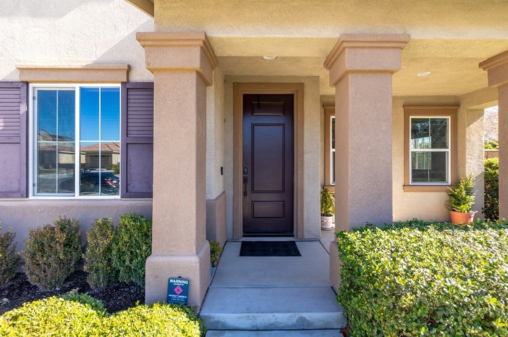 28240 Rustling Wind Cir, Menifee, CA 92585