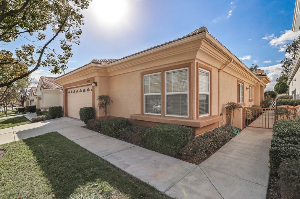 40215 Via Tonada, Murrieta, CA 92562-5555