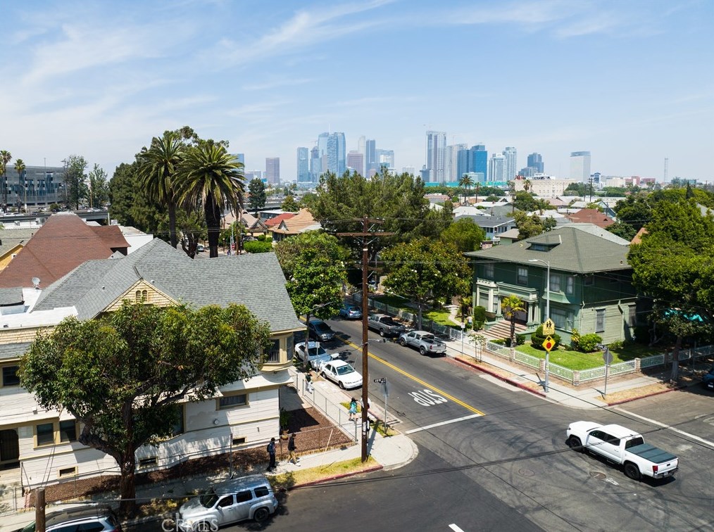 2119 Union Ave, Los Angeles, CA 90007-1863