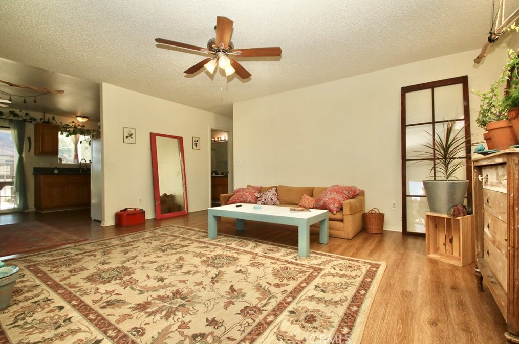 6664 Split Rock Ave, Twntynine Plm CA  92277-3256 exterior