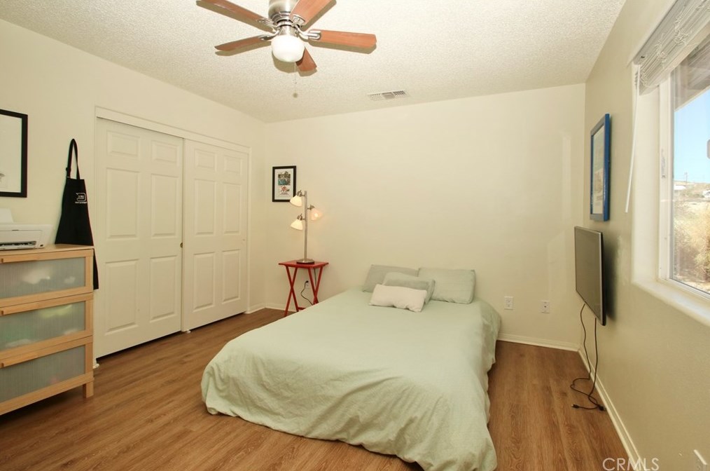 6664 Split Rock Ave, Twntynine Plm CA  92277-3256 exterior