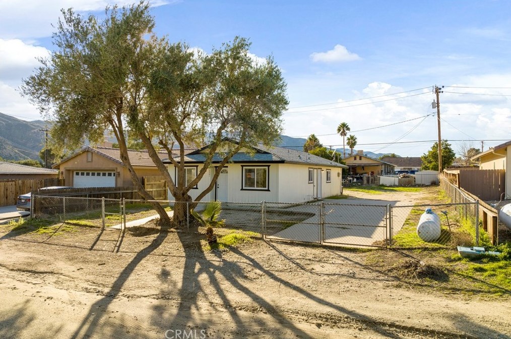 14581 Almond St, Cabazon, CA 92230