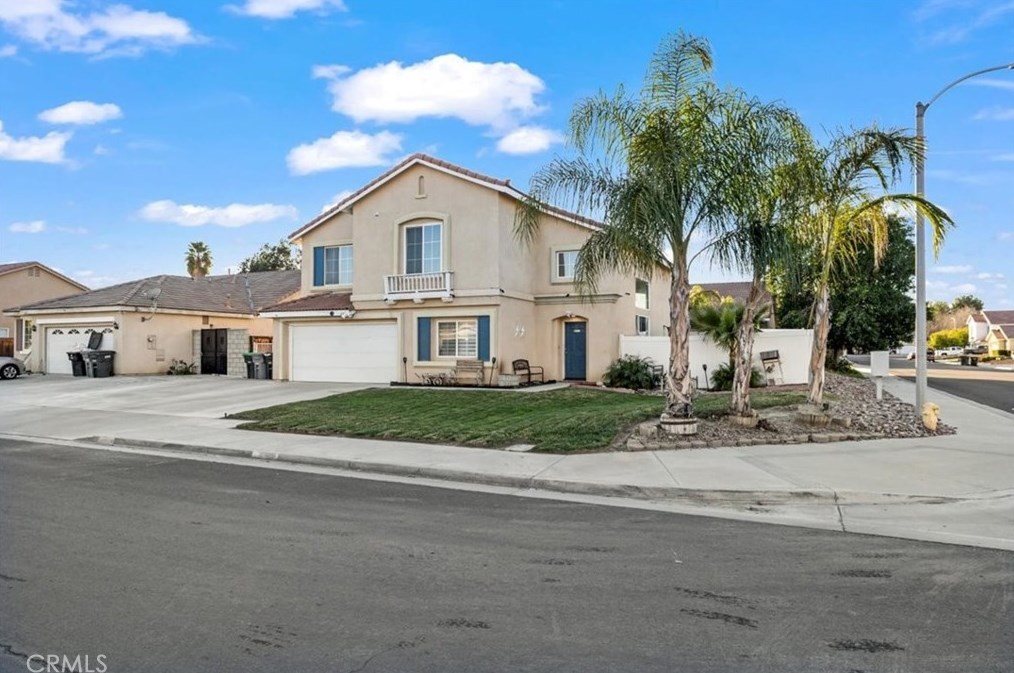 451 Winthrop Dr, Hemet, CA 92544-1770