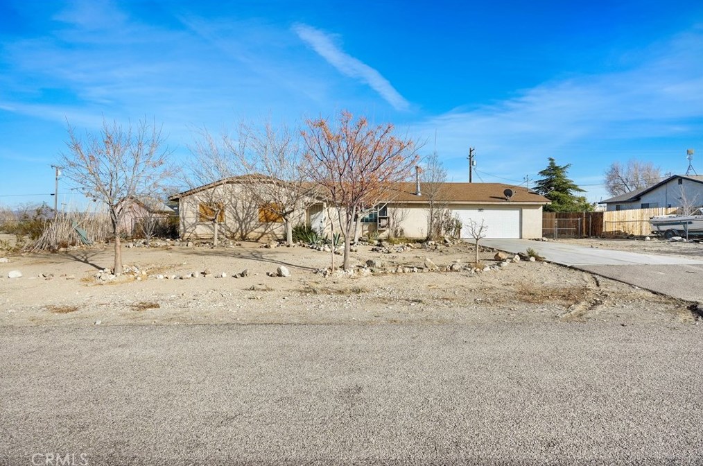 10019 Ladera Ave, Lucerne Valley, CA 92356-7523