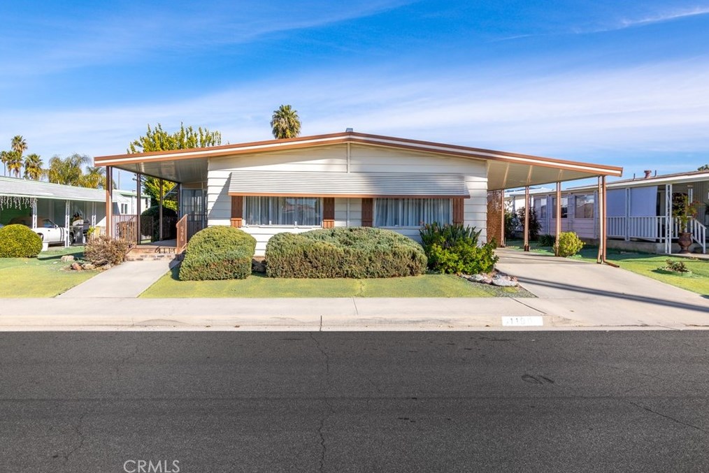 1190 Vista Grande Dr, Hemet, CA 92543-6995