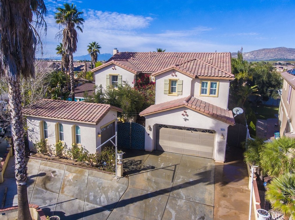 3070 Wollyleaf Ct, Perris, CA 92571